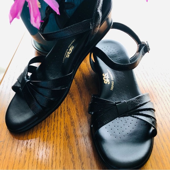 SAS 8 M Strappy Black Patent Leather Comfort Sandals NWOT - Picture 9 of 10